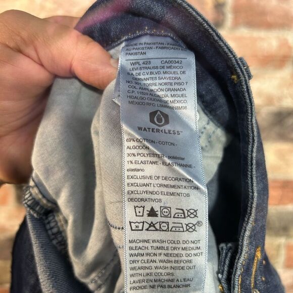 Signature by Levi Strauss Blue Jean Shorts Relaxed Fit - Picture 6 of 7